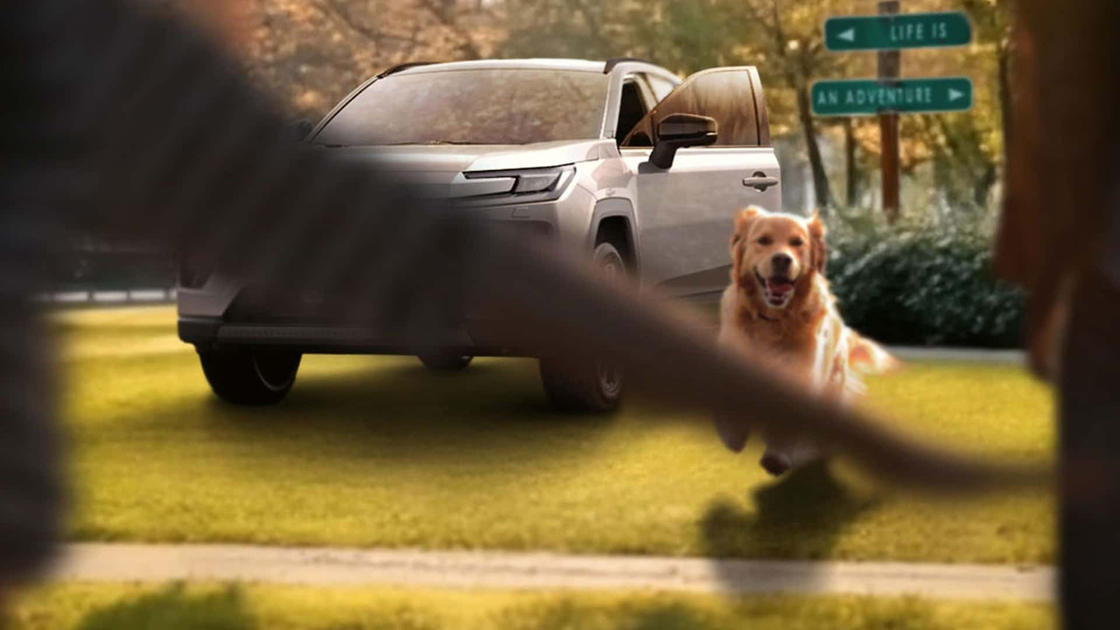 Αποκαλυπτικές teaser εικόνες του νέου Toyota RAV4